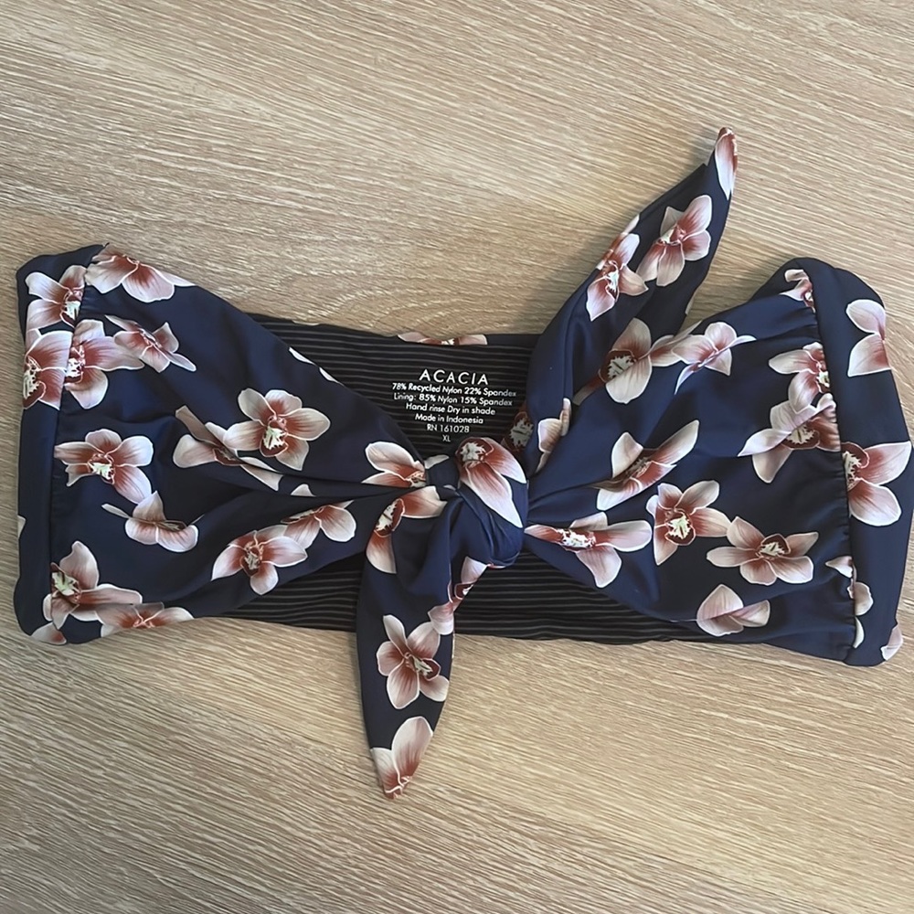 XL acacia top